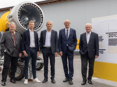 Abg.z.NR Franz Hörl (Obmann der Österreichischen Seilbahnen sowie der Sparte Tourismus und Freizeitwirtschaft in der WKO), Mag. Matthias Illmer (CEO TechnoAlpin Österreich), Erich Gummerer (CEO TechnoAlpin), LR Anton Mattle, Maximillian Harb (Bürgermeister Volders). Credit: Andreas Friedle.