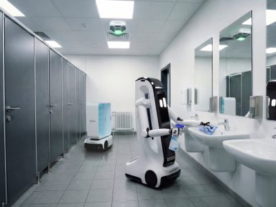 Digitale Helfer im Alltag: Kognitive Roboter entlasten Menschen dort, wo Personal fehlt. © NEURA Robotics