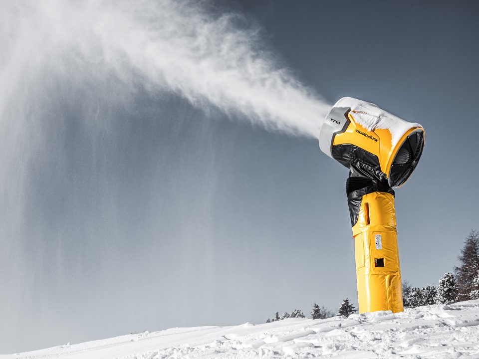 Die Auswertung aus Techno-Alpin-Betriebsdaten aus 112 österreichischen Skigebieten zeigt, dass Schneeerzeuger in der Wintersaison 2025/26 durchschnittlich 169 Stunden im Einsatz waren. ©TechnoAlpin